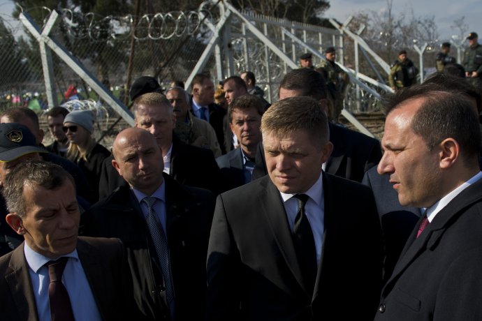 Premiér Fico si počas predvolebnej kampane odskočil aj na macedónsku hranicu. foto - TASR/AP