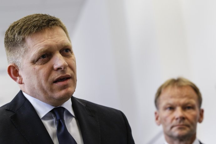 Premiér Robert Fico a minister hospodárstva Vazil Hudák. Foto – TASR