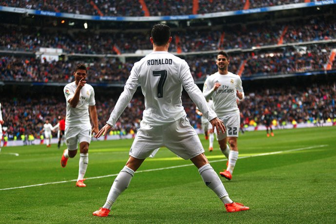 Cristiano Ronaldo v jeho typickej póze oslavuje gól proti Celte Vigo. Foto - AP