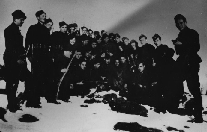 Slovenská rota protipartizánskej jednotky Edelweiss, ktorá zabíjala aj v Ostrom Grúni. Foto – Múzeum SNP