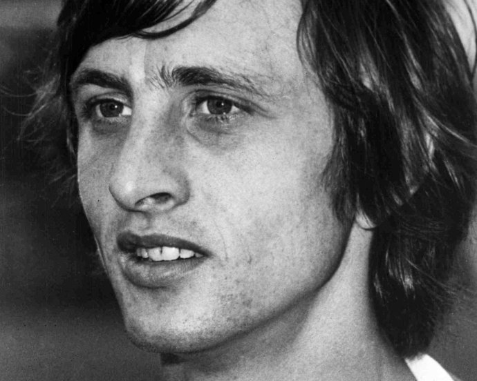 Johan Cruyff zomrel vo štvrtok v Barcelone vo veku 68 rokov po ťažkom boji s rakovinou.