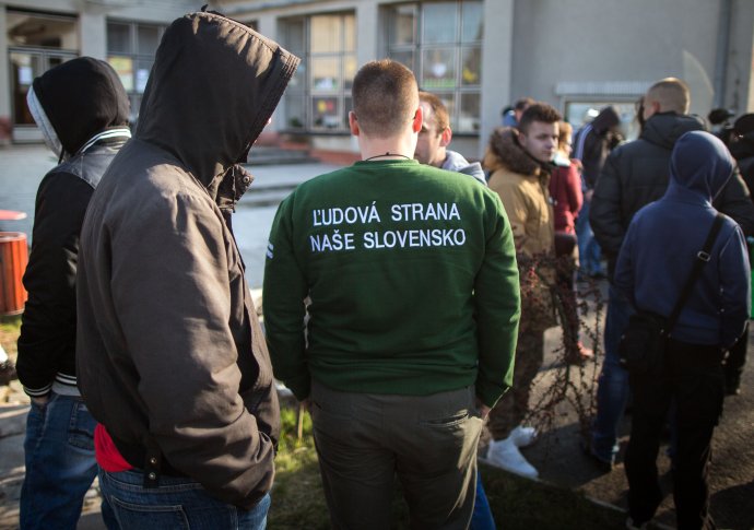 Kotlebovci na pochode v Šarišských Michaľanoch. Foto N – Tomáš Benedikovič