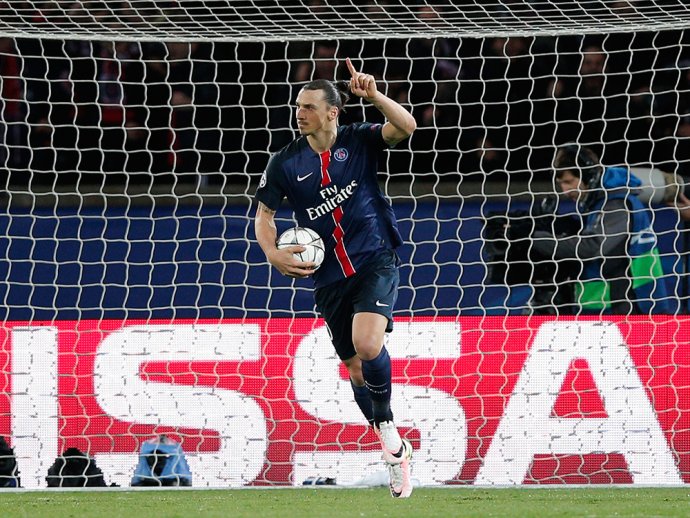 Zlatan Ibrahimovič sa teší z gólu v zápase Ligy majstrov proti Manchestru City. Foto - AP