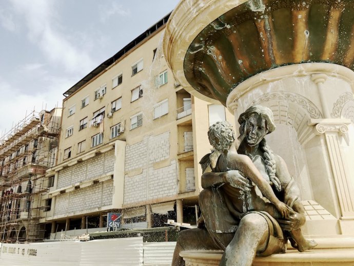 Premena Skopje na neoklasicistické historické mesto plné gýčových sôch beží už šesť rokov, podľa odhadov už stála vyše pol miliardy eur.
