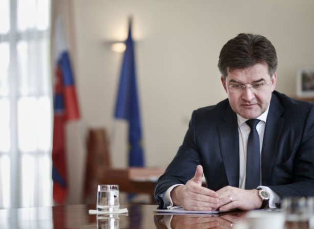 Bratislava, 30. 4. 2015. Minister zahraničných vecí Miroslav Lajčák počas rozhovoru pre Denník N. Foto N - Tomáš Benedikovič