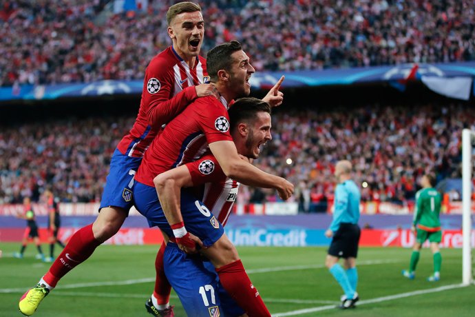 Hráči Atletica Madrid sa tešia z gólu Nigueza v semifinále Ligy majstrov proti Bayernu. Foto - AP