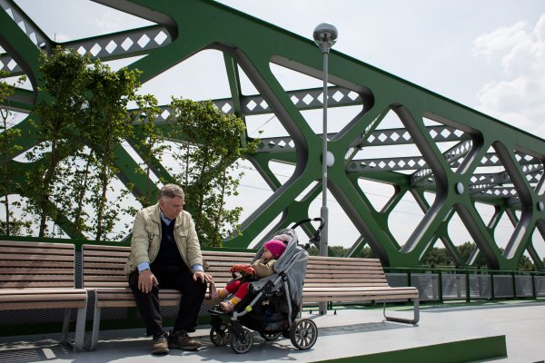 Trvalo to tri roky, Starý most opäť spojil bratislavské brehy (+video)