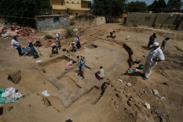 S&nbsp;lopatou a&nbsp;so špachtľou opreteky, slovenskí archeológovia skúmajú staroveké sídliská (seriál)