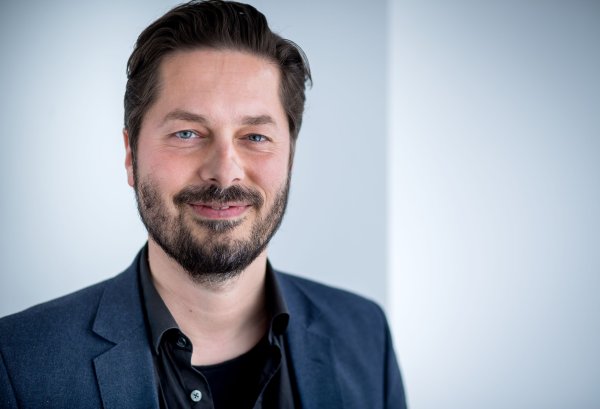 Nový profesor Bátora: V&nbsp;medzinárodnom výskumnom tíme sú naši vedci intelektuálni otroci