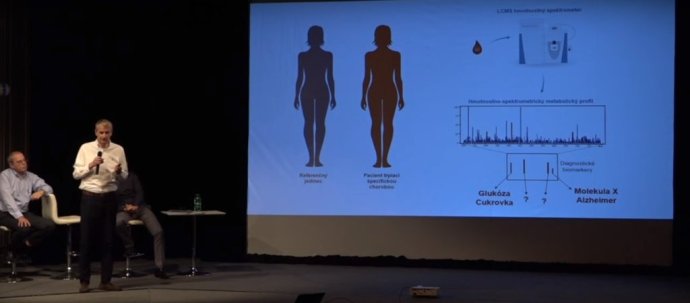 Robert Mistrík hovorí o projekte mapovania malých molekúl človeka. Zdroj – YouTube/SME