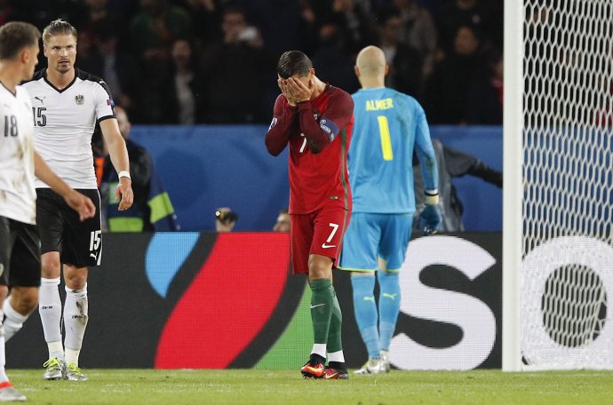 Ronaldovi je zatiaľ na turnaji na zaplakanie. foto - TASR/AP