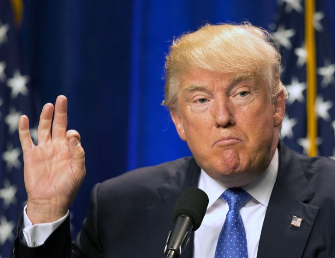 Republikánsky kandidát na prezidenta Donald Trump volá po zatvorení hraníc pre moslimov. Foto - TASR/AP