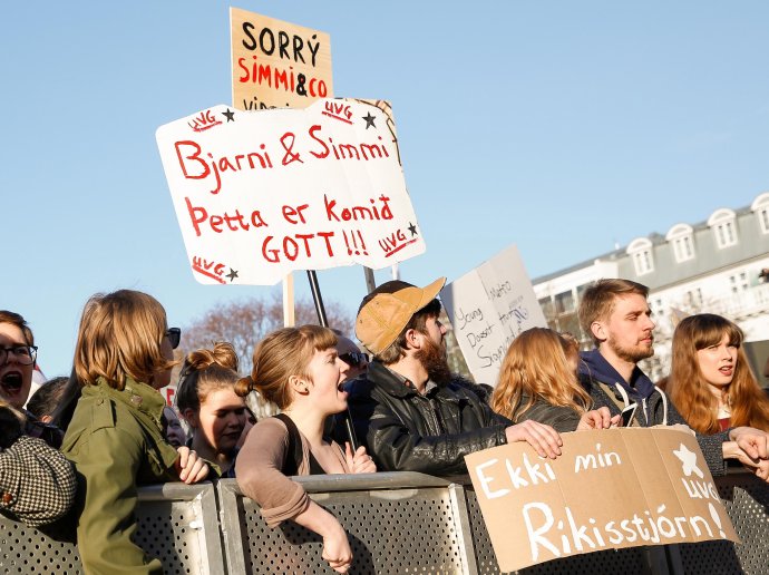 Protesty na Islande po odhalení kauzy Panama Papers. Foto – TASR/AP