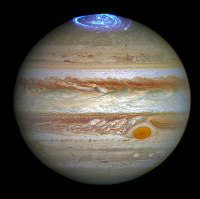 Jupiter s polárnou žiarou. Foto – NASA