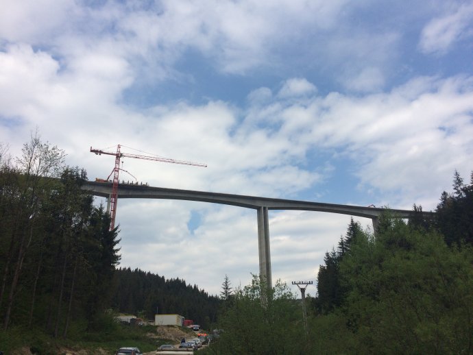 Na Kysuciach stavajú most Valy. Foto - NDS