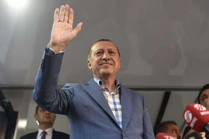 Turecký prezident Recep Erdogan uvažuje o tom, že obnoví trest smrti – pučistov chce exemplárne potrestať. Foto – TASR/AP