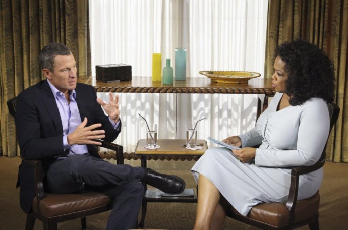 Cyklista Lance Armstrong je symbolom športového podvodníka. K prehreškom sa priznal v rozhovore s Oprah Winfreyovou v roku 2013. Ilustračné foto – TASR/AP