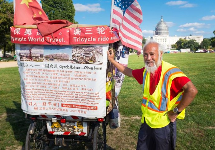 Čchen Kuan-ming a jeho rikša vo Washingtone. Foto - Facebook Chen Guanming