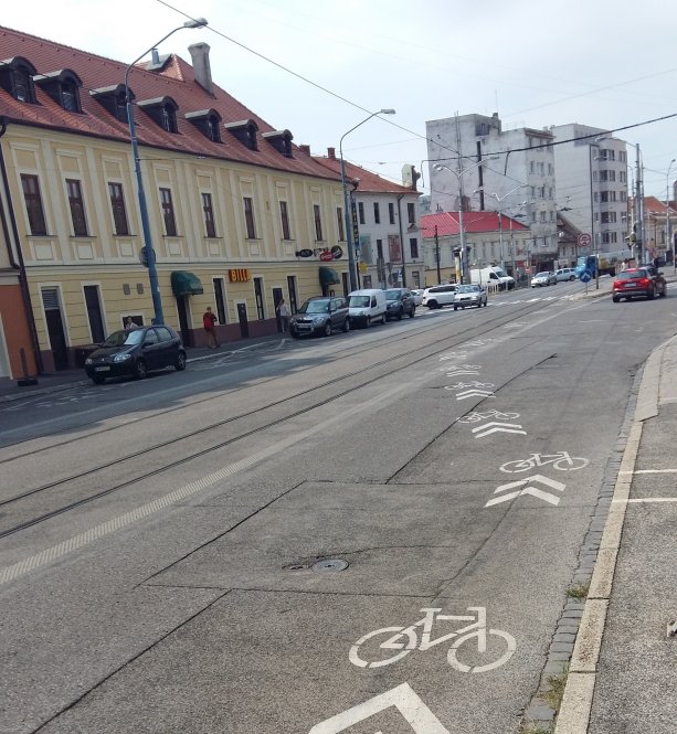 Riešenie koridoru pre cyklistov na Radlinského ulici.