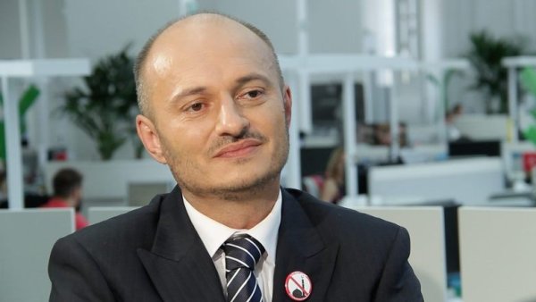 Fiktívny útok džihádistov v&nbsp;Prahe viedol islamofób, ktorý sa pohádal aj s&nbsp;krajnou pravicou