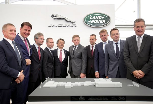 V&nbsp;parku v&nbsp;Nitre už štát objednal práce za vyše 400 miliónov, pri všetkých je Strabag