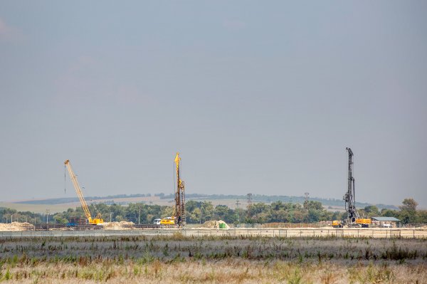 Štátom obľúbený Strabag pripraví pôdu pre Jaguar za 95 miliónov eur