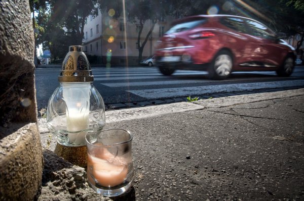 Lipšic zrazil v&nbsp;Bratislave chodca, muž v&nbsp;nemocnici zomrel (+video)