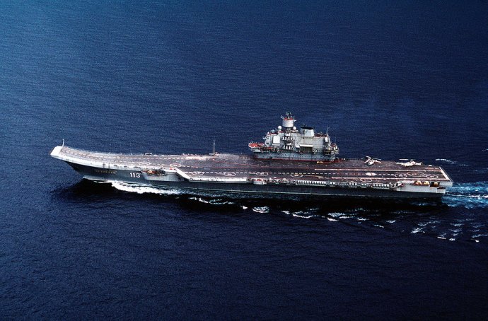 Lietaldová loď admirál Kuznecov smeruje do Sýrie. Foto – Wikipédia/Paul A. Vise