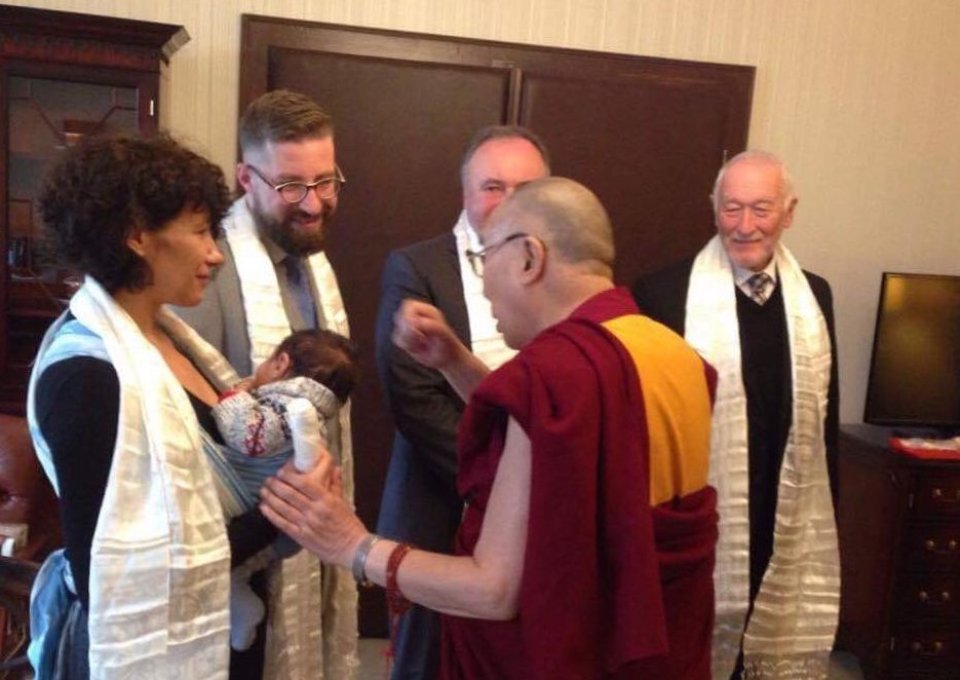 Stretnutie dalajlámu s poslancami. Foto – Facebook Martina Poliačika