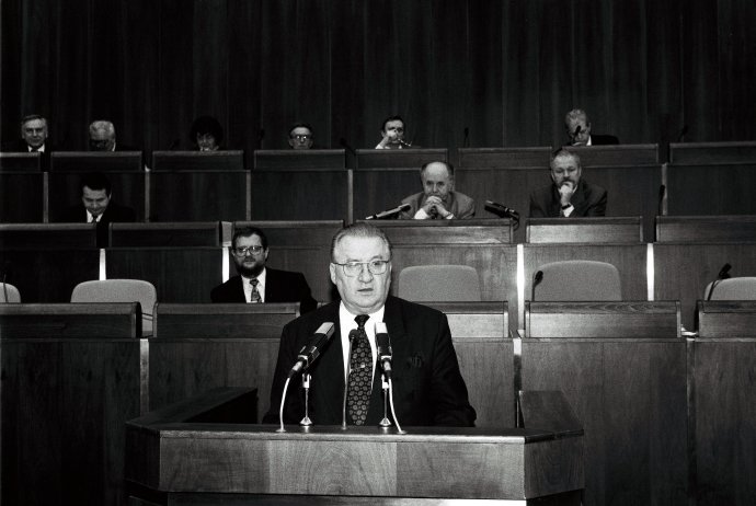 Michal Kováč v Národnej rade v roku 1996. foto -TASR
