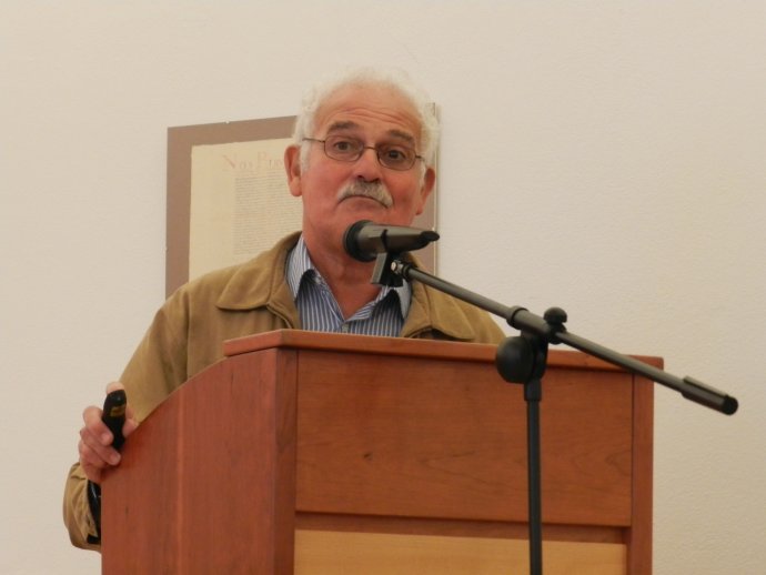 Profesor David Lewis počas prednášky na Právnickej fakulte Trnavskej univerzity. Foto - Trnavská univerzita