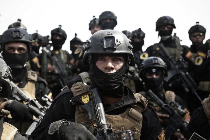 Iracké špeciálne jednotky počas prípravy na útok proti Mosulu. Foto – TASR/AP