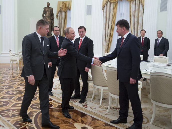 Robert Fico, Vladimir Putin a Miroslav Lajčák v Moskve v júni 2015. Foto - TASR