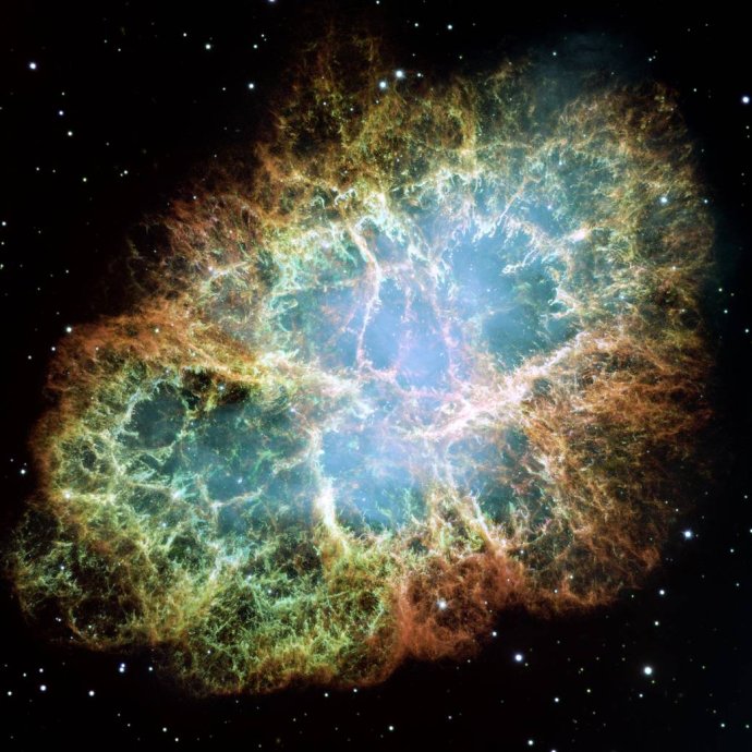 V strede známej krabej hmloviny sa nachádza pulzar – neutrónová hviezda s hmotnosťou nášho Slnka, no veľká ako menšie mesto. Ilustračné foto – NASA, ESA, J. Hester, A. Loll (ASU)