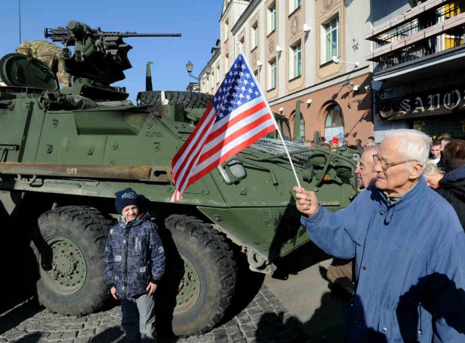Americký vojenský konvoj v roku 2015 v Poľsku. Foto – TASR/AP
