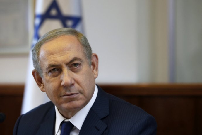 Izraelský premiér Benjamin Netanjahu sa radšej vyspovedá na YouTube ako kritickej novinárke. Foto – TASR/AP