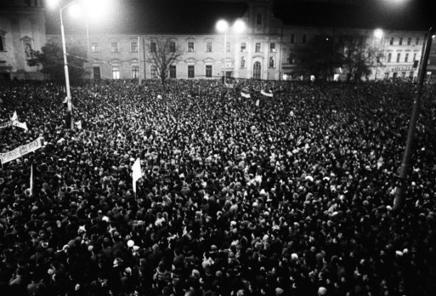 Námestie SNP v Bratislave v novembri 1989. Foto - tasr