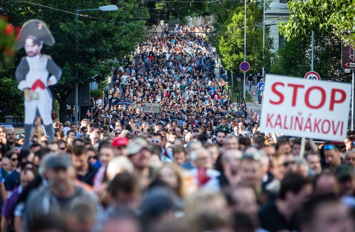 V lete pred dvoma rokmi dokázala opozícia do ulíc dostať tisíce ľudí. Foto N – Tomáš Benedikovič