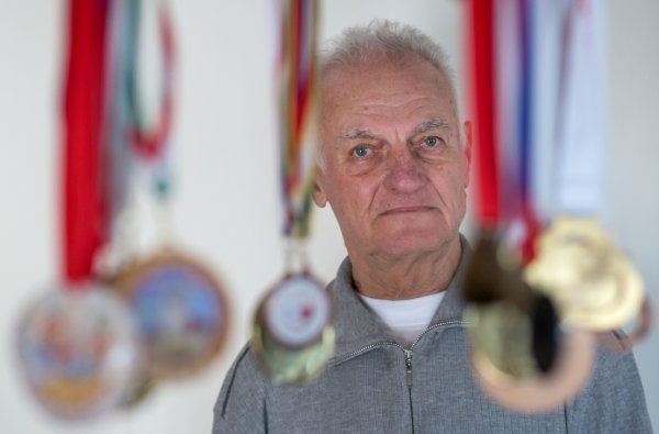 V&nbsp;nohách má 180-tisíc kilometrov a&nbsp;žasne, aké chyby robia amatérski bežci