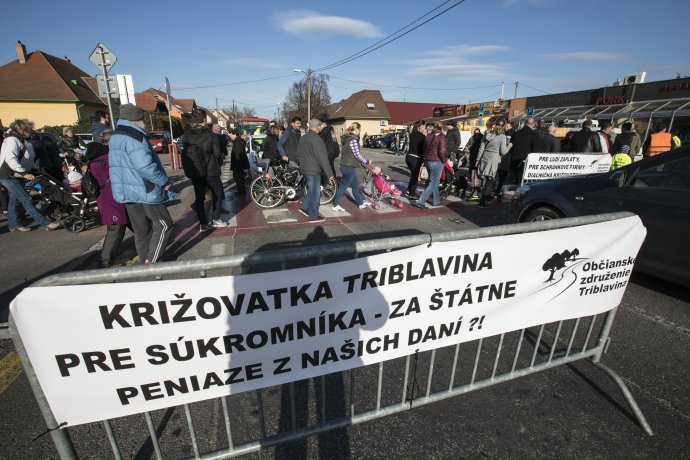 Na snímke protest aktivistov OZ Triblavina. Foto - Tasr