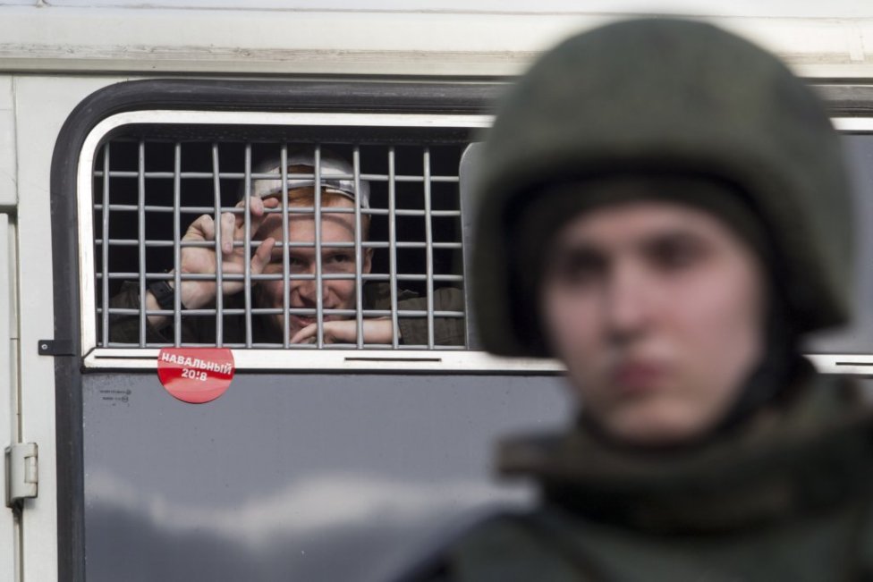 Počas protestov 26. marca zatkli vyše tisíc Rusov. Foto – TASR/AP
