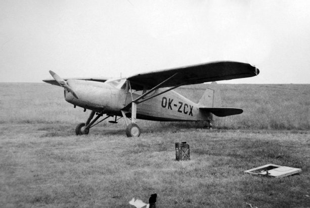 Fairchild na letisku Ľadovo v Lučenci. Vojenské označenie mal K-74.