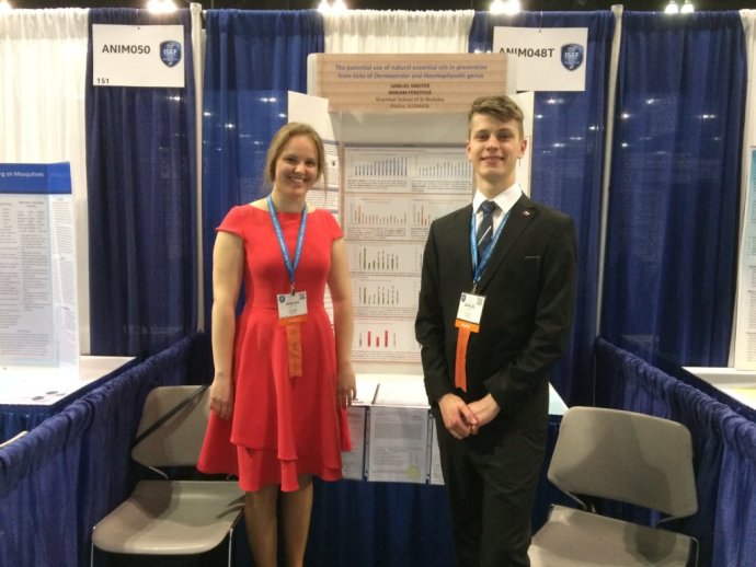 Miriam Feretová a Samuel Smoter na Intel ISEF 2017 v Los Angeles. Foto - archív S. S.