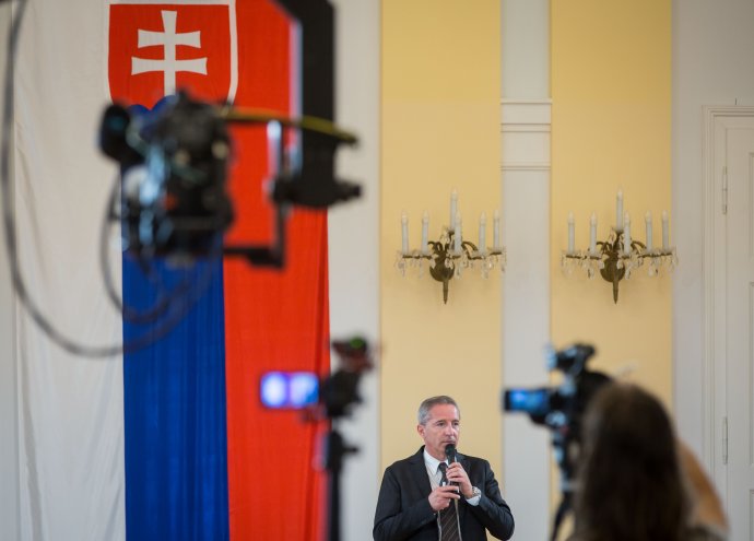 Vypočúvanie kandidátov na šéfa RTVS prebiehalo pred kamerami a online. Foto N – Tomáš Benedikovič