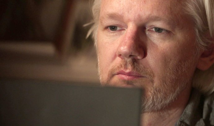 Julian Assange v dokumente Risk. Foto – AP