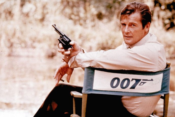 Roger Moore ako tajný agent James Bond na snímke z roku 1972. Foto - ap