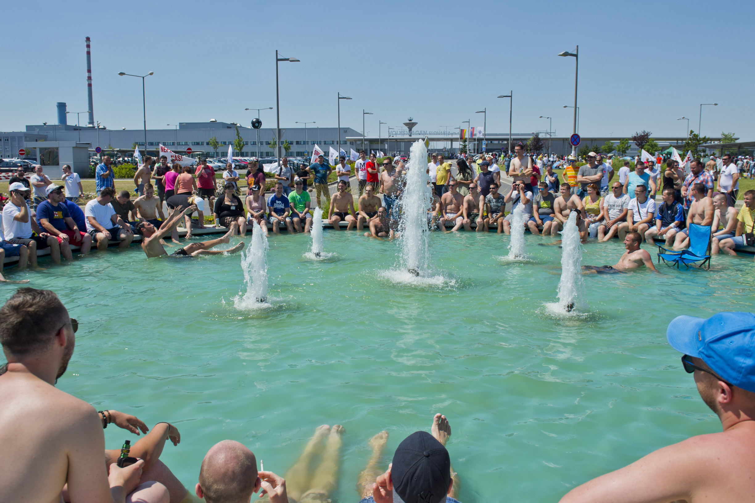 Štrajk vo VW: Aj vlk by mohol byť sýty, aj ovca spokojná, hovorí Kollár (anketa)