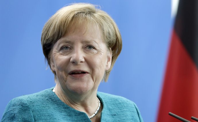 Merkelová pred voľbami otvára tému rovnosti manželstiev. Foto: TASR/AP