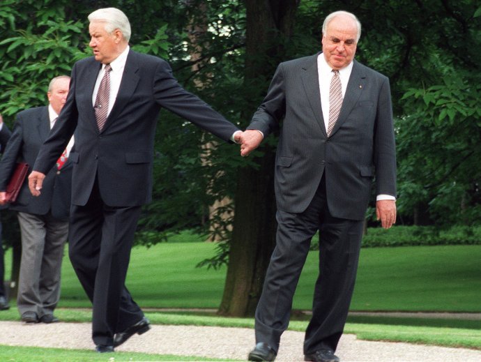 Helmuth Kohl a Borisom Jeľcinom v roku 1998. Foto - TASR/AP