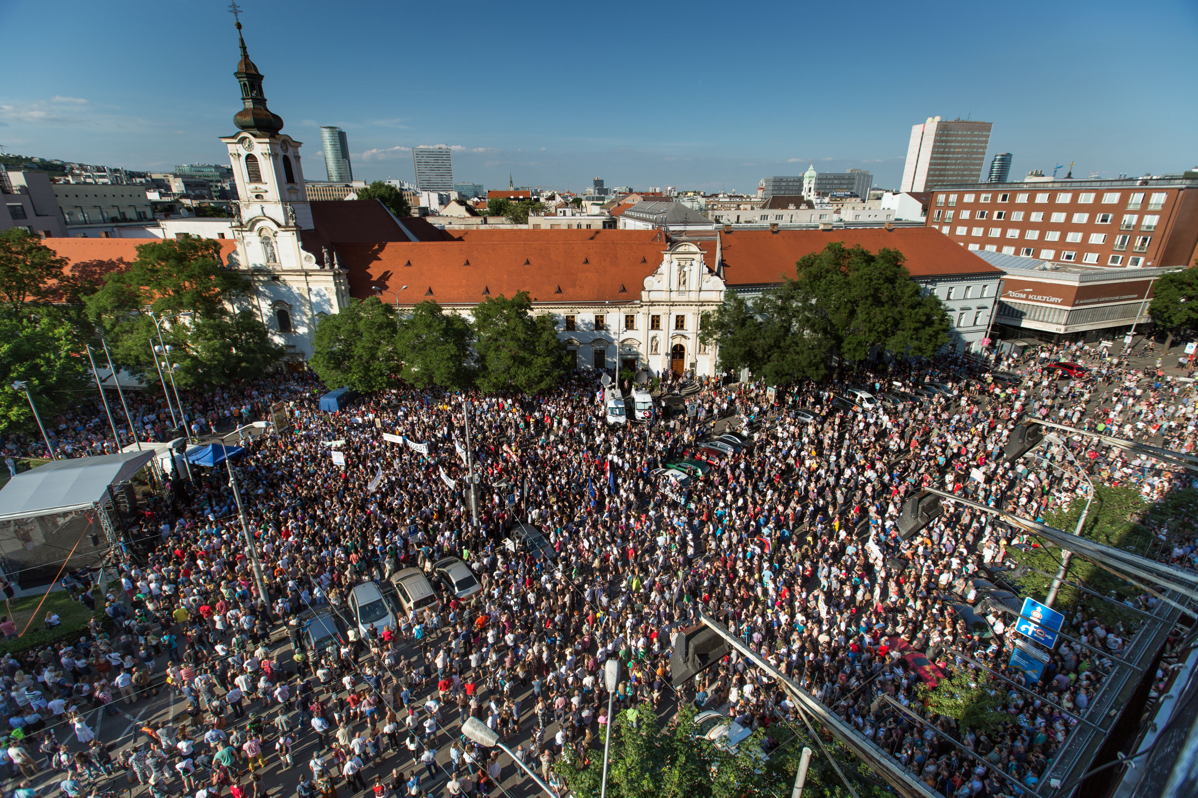 Skutok sa deje, skandujú študenti na protikorupčných pochodoch v&nbsp;Bratislave aj Košiciach